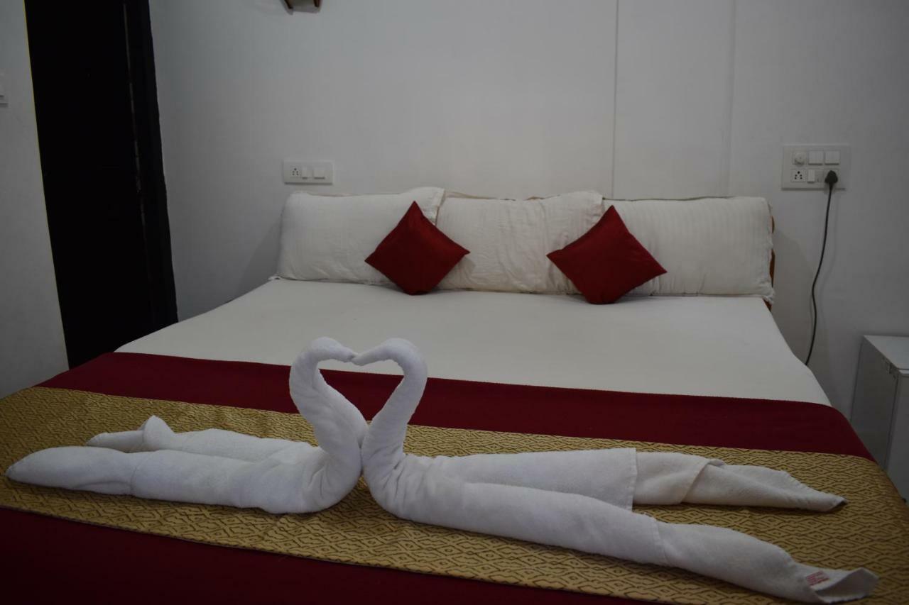 Hotel Mj Beach Resort Baga Extérieur photo