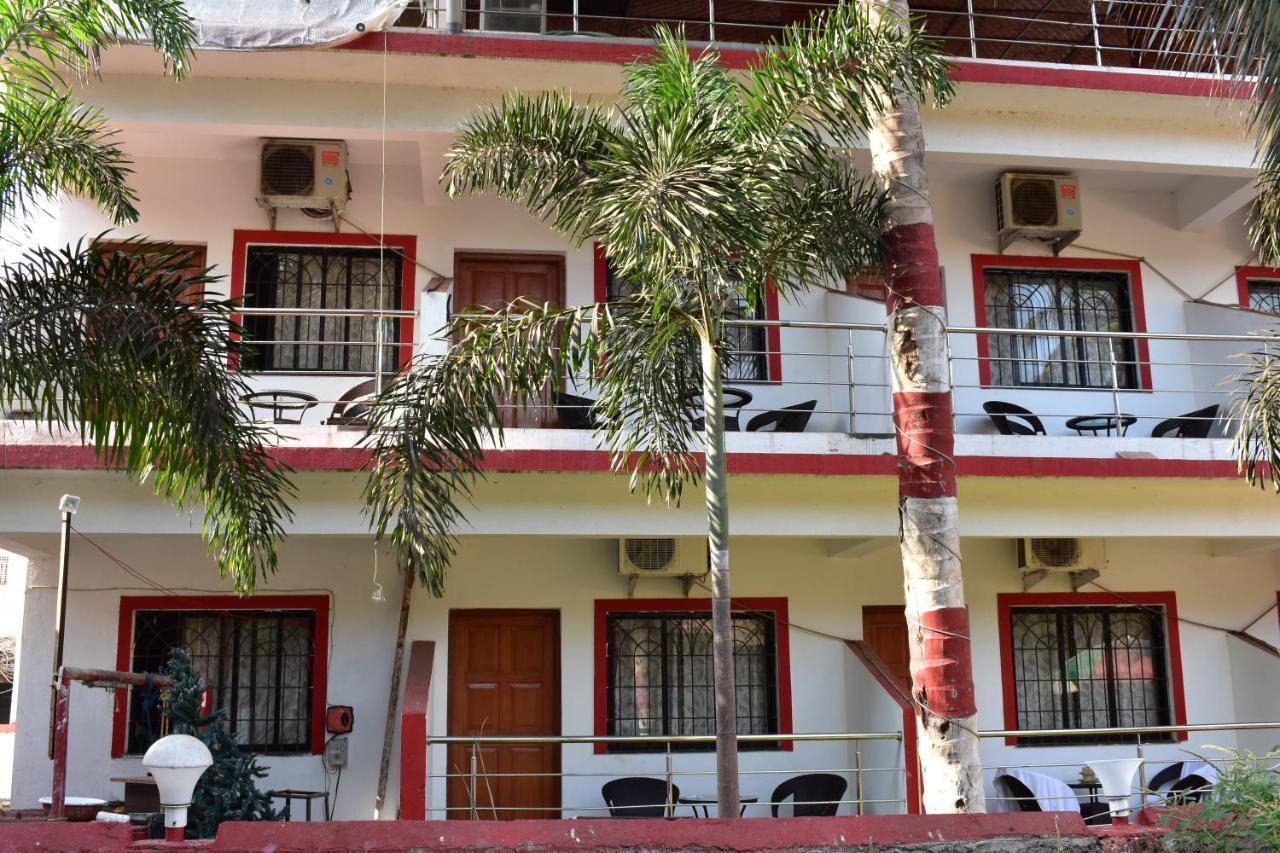 Hotel Mj Beach Resort Baga Extérieur photo